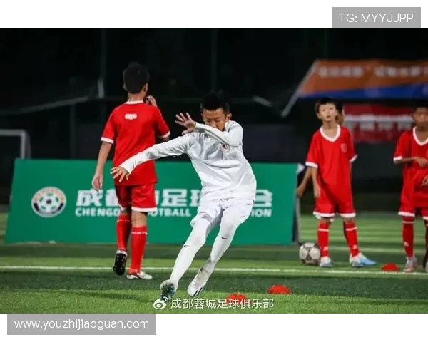 成都蓉城迎战强敌,全力争取胜利挑战赛季新高 成都蓉城迎战强敌,全力争取胜利挑战赛季新高