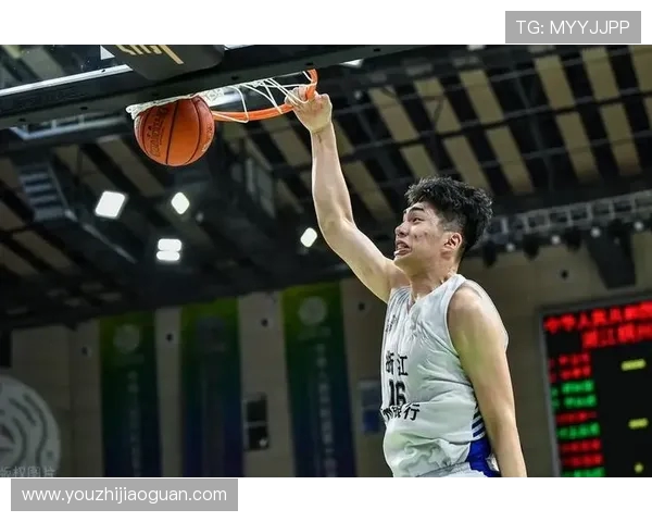 余嘉豪的成长之路:从少年篮球梦到职业赛场的辉煌历程 余嘉豪的成长之路:从少年篮球梦到职业赛场的辉煌历程