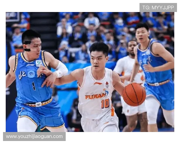 山东男篮与福建男篮激战正酣谁能在这场对决中笑到最后
